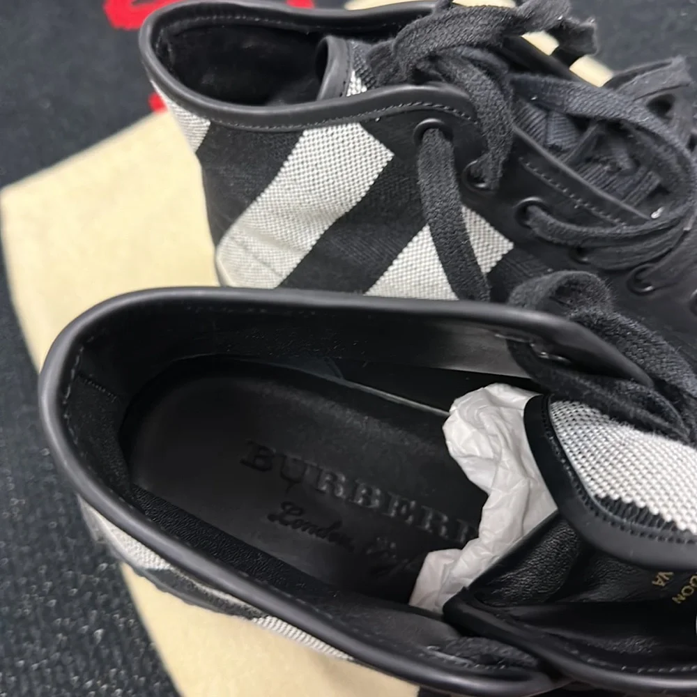 Authentic Burberry Kirk High Top Sneaker - Picture 5 of 5